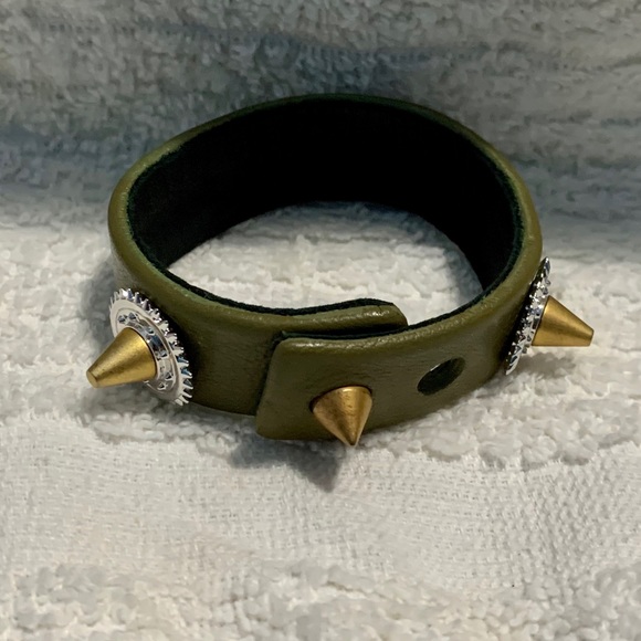 Eddie Borgo stud bracelet.  NWOT. never worn. - Picture 5 of 6